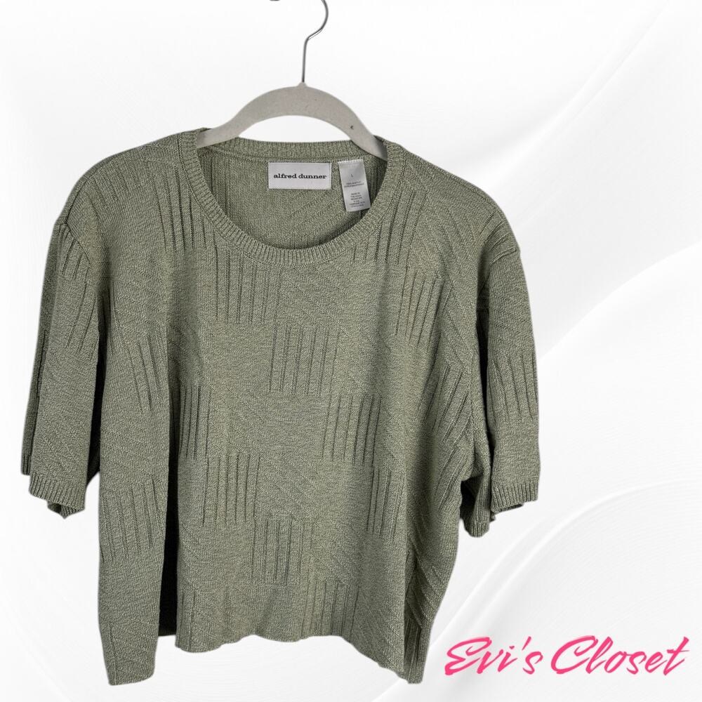 Alfred Dunner Women's Moose Green Sweater Top. Sz L. Short Sleeve Scoop Neck